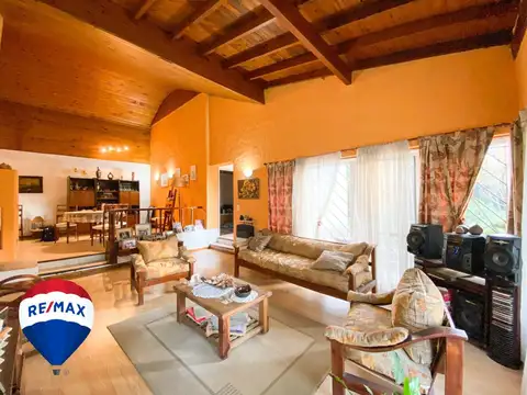 Casa 5 ambientes con 3 baños