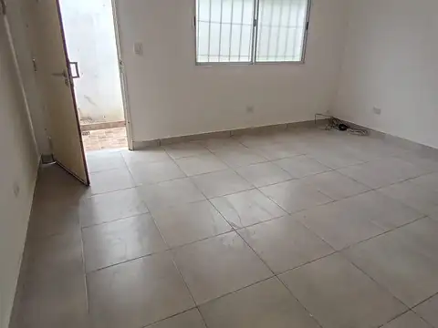 Depto Tipo Casa en Alquiler de 1 dormitorio