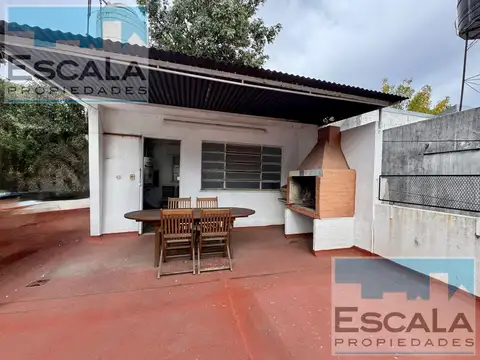 Casa 4 ambientes con 1 baño