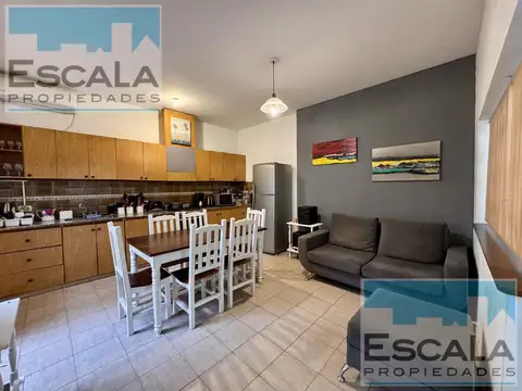 Casa en Alquiler con 1 cochera