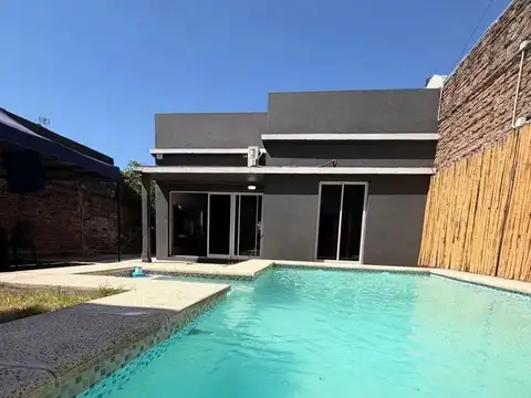 Casa 5 ambientes con 1 baño