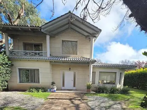 CASA EN VENTA 4 DORMITORIOS. GER. PUEBLO ESTHER.