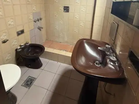 Depto Tipo Casa en Alquiler en Monte Castro, $ 900.000