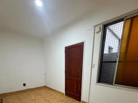 3 AMBIENTES 1er Pis Contra Frente Cocina Comedor