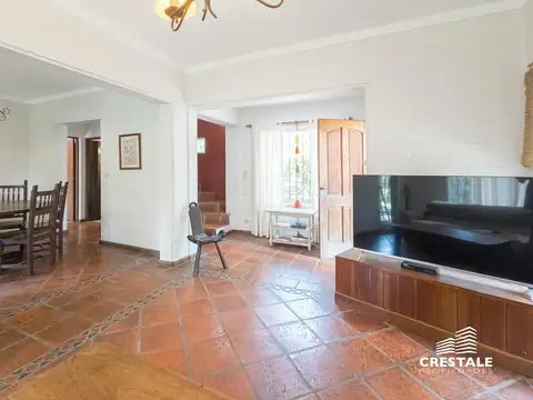 Casa en Venta con 2 cocheras