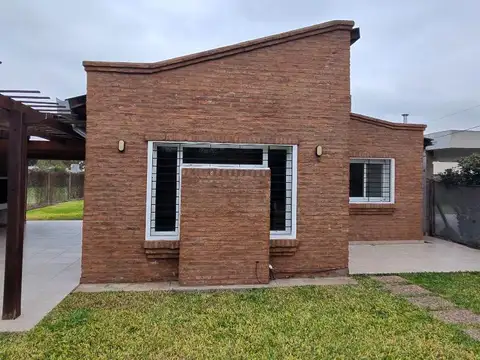 Casa en Alquiler en Roldan, $ 1.200.000
