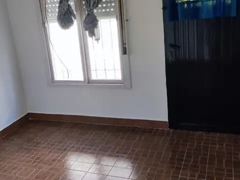 Depto Tipo Casa en Alquiler en Villa Adelina, $ 700.000
