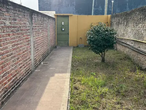 Depto Tipo Casa en Alquiler en Centro, $ 400.000