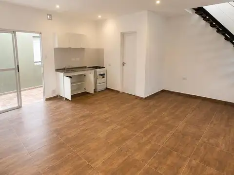 Depto Tipo Casa 4 ambientes con 1 baño