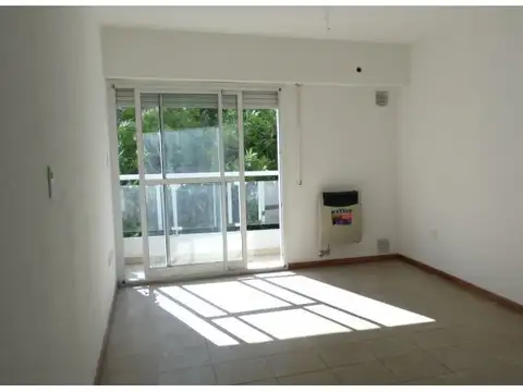 Departamento Monoambiente c/ balcón - Ayacucho 1600