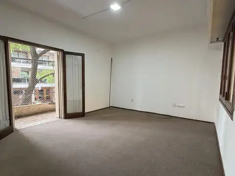 Casa en Alquiler con 1 cochera
