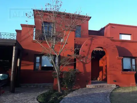 Casa en venta  sobre lote interno en el  Barrio La Celina Ingeniero Maschwitz