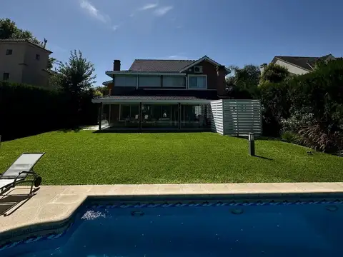 Casa en venta en barrio cerrado La Lomada Pilar