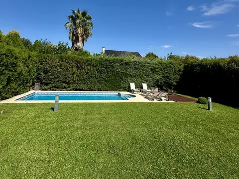 Casa 6 ambientes con 2 baños