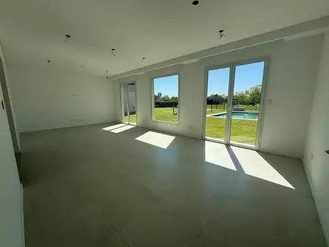 BARRIO EL CANTON GOLF  VENTA CASA 3 DORMITORIOS