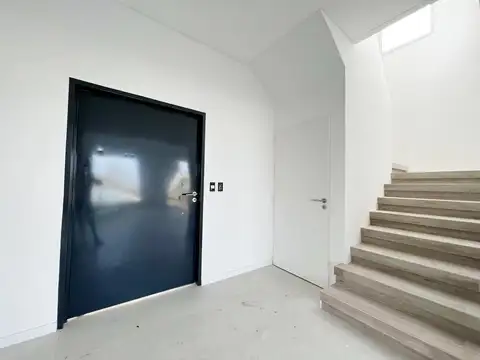 Venta casa 4 ambientes en El Cantón Golf, Escobar