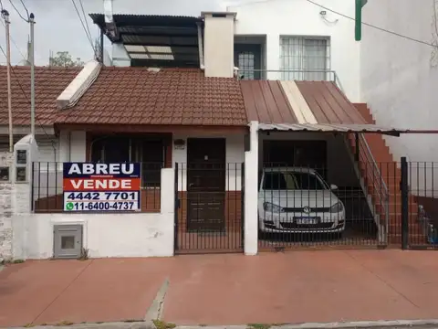 CASA + DTO + MONOAMBIENTE (V. CELINA)  5 AMB. C/ TERRAZA Y 2 PARRILLA