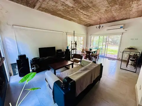 Casa 4 ambientes con 1 baño