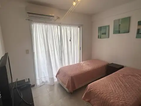 Balvanera proximo a teatros Avda Corrientes, 1 ambiente amplio contrafrente con balcon, apto airbn