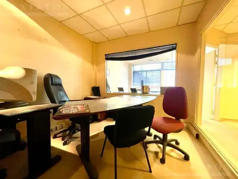 Oficina en Peron al 1600 San Nicolás Con 3 Cocheras