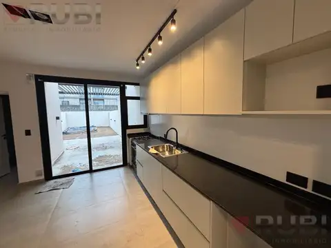Depto Tipo Casa en Venta con 1 cocheras
