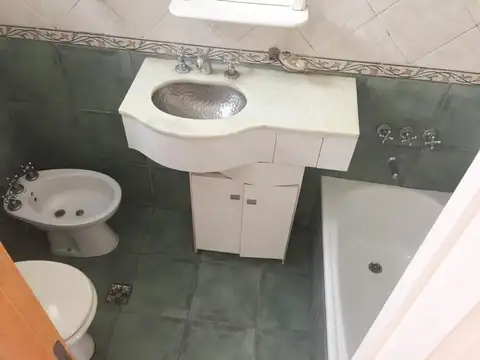 PADRE CATIGLIA 100, Piso 1