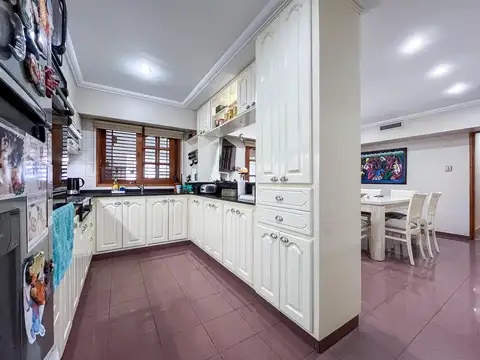 Casa 6 ambientes con 3 baños