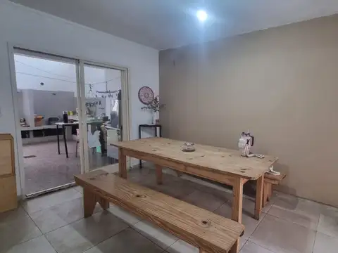 Casa 5 ambientes con 2 baños
