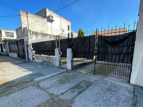 Casa en Venta con 5 cocheras
