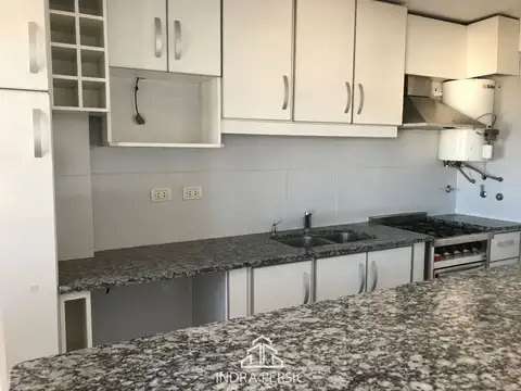 Departamento en Alquiler con 1 cocheras