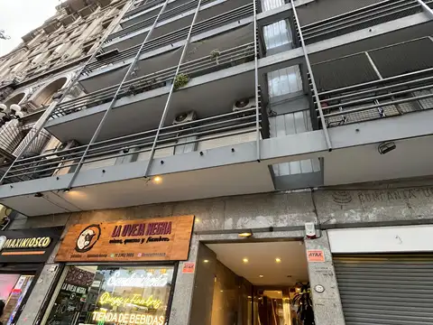 Avenida Rivadavia 1700, Piso 8