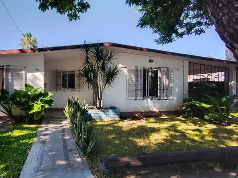 CASA 3 DORMIS VENTA PARQUE FIELD JARDIN COCHERA