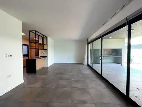 Casa 3 ambientes con 2 baños