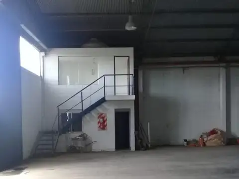 Galpon en Venta 54  mts Fondo