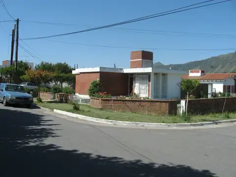 Venta o permuta casa en Córdoba