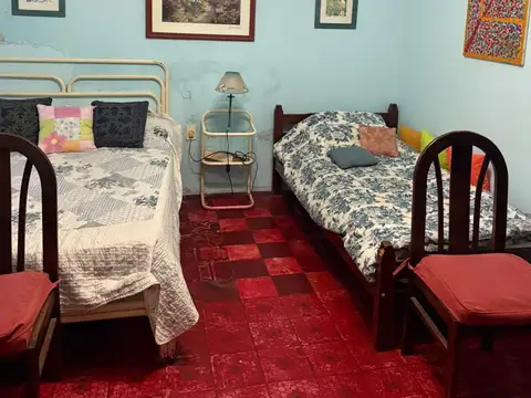 CASA CON LOCAL Y GRAN JARDIN