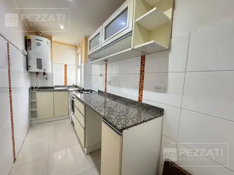 Departamento en venta. 2 ambientes. Al frente. Balcòn. reciclado. Zona Paseo Aldrey