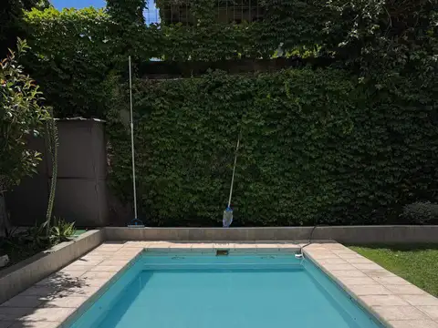 Casa en Venta con 4 cocheras