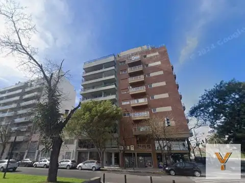 Avenida Ruiz Huidobro e/ Lugones y Miller