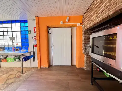 Local en Venta 75 años