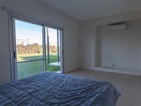 VENTA: 4 habitaciones + escritorio - LOTE CENTRAL