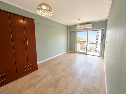 Anselmo Sáenz Valiente 100, Piso 4