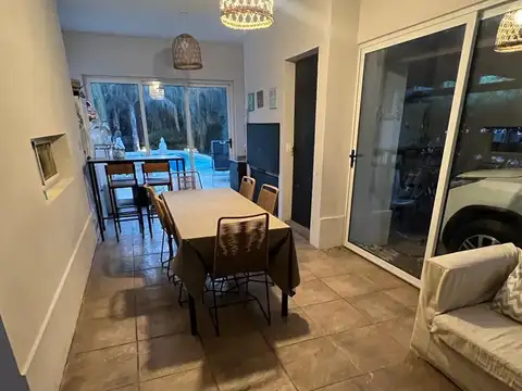 Casa 5 ambientes con 3 baños
