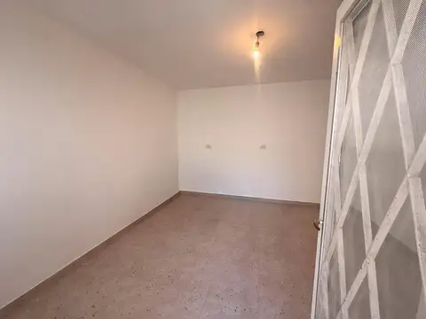 Depto Tipo Casa en Alquiler en Ramos Mejia, $ 750.000