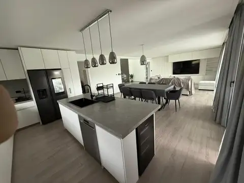 Casa en Alquiler de 4 dormitorios