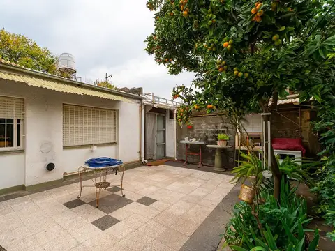 Casa 5 ambientes con 1 baño