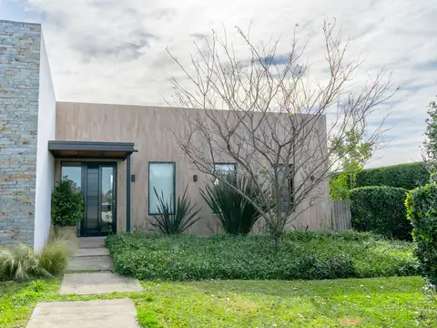 Casa en Venta en Countries y Barrios Cerrados en Escobar, USD 164.900