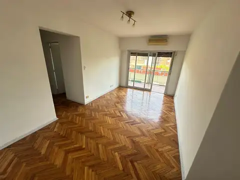 Dpto 3 amb c/balcón y cochera en Belgrano