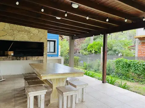 Casa 5 ambientes con 3 baños