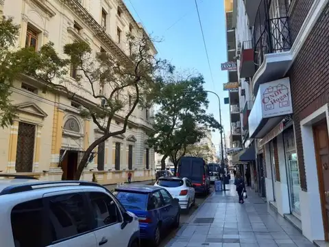 Local en Venta Via Pública